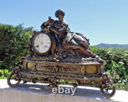 Pendule en bronze Époque Napoléon III. La Liseuse