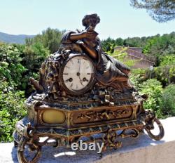 Pendule en bronze Époque Napoléon III. La Liseuse