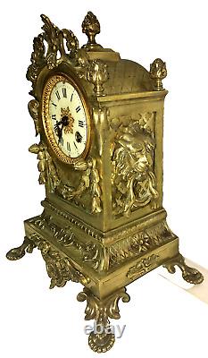 Pendule en bronze Napoléon III riche en bronze têtes de lions, glands