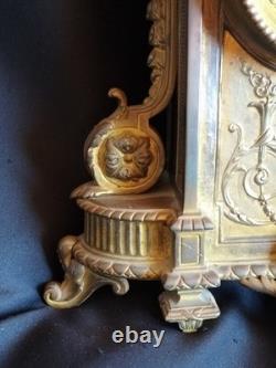 Pendule en bronze doré/patiné mascaron/cassolette Louis XVI / Napoléon III/XIXe Pendule en bronze doré/patiné mascaron/cassolette Louis XVI / Napoléon III/XIXe