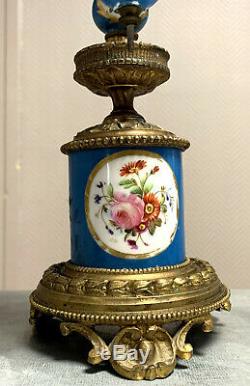 Pendule époque Napoléon III en bronze doré et porcelaine de Sèvres