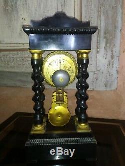 Pendule portique Napoléon III Japy en bronze doré bois marqueterie Charles X