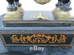 Pendule portique bois noirci bronze dore époque napoleon III Reine Victoria cloc