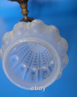 Plafonnier lustre obus en verre dépoli gravé XIXème support bronze Napoléon III