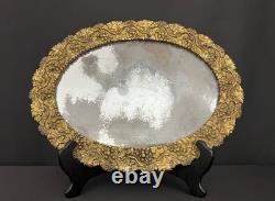 Plateau ovale en bronze ciselé et doré XIXe siècle