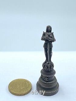 Rare Cachet Jeanne Darc En Bronze 1893 Bronze Argente Miniature Monogramme M401