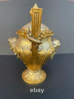 Rare XIXème vase signé bronze et argent visages à l'antique coupe Barbedienne