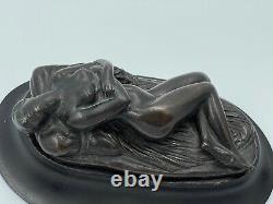 Rare bronze romantique James PRADIER curiosa femme allongée XIXème siècle
