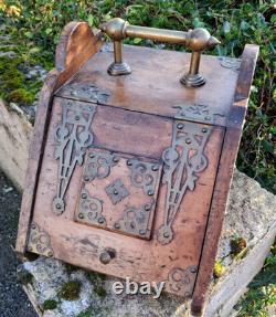 SCEAU A CHARBON ANGLAIS EN BOIS ET BRONZE D'EPOQUE VICTORIENNE XIX ème siècle