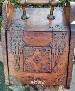 SCEAU A CHARBON ANGLAIS EN BOIS ET BRONZE D'EPOQUE VICTORIENNE XIX ème siècle