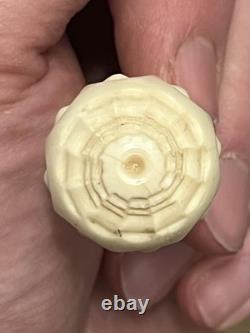 Sceau cachet bronze et os sculpte système vissage travail de Dieppe