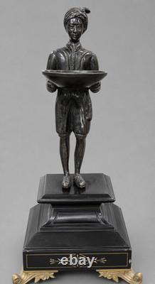 Sculpture en bronze à patine sombre représentant un Nubien époque Napoléon III