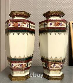 Sèvres 1861 paire de vases en porcelaine et bronze doré marqués sous le talon