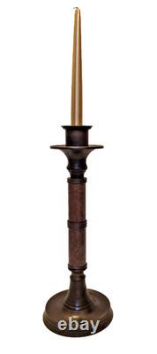 Style Napoléon III Grand bougeoir en bronze patiné et granit rouge H. 40,5 cm
