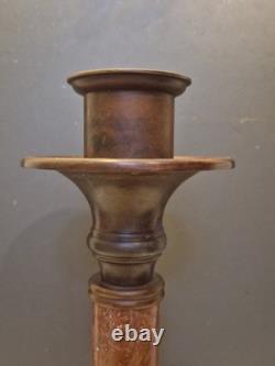 Style Napoléon III Grand bougeoir en bronze patiné et granit rouge H. 40,5 cm