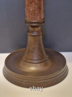 Style Napoléon III Grand bougeoir en bronze patiné et granit rouge H. 40,5 cm