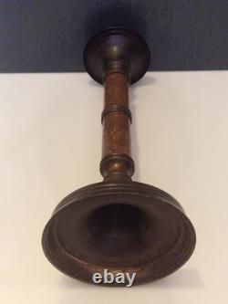 Style Napoléon III Grand bougeoir en bronze patiné et granit rouge H. 40,5 cm