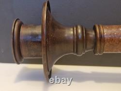 Style Napoléon III Grand bougeoir en bronze patiné et granit rouge H. 40,5 cm