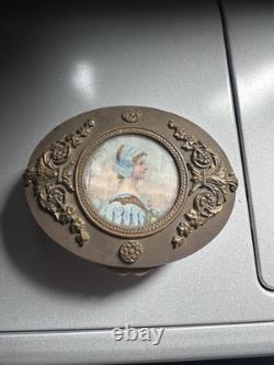 Superbe ancienne boîte à bijoux Napoléon III bronze laiton et miniature peinte