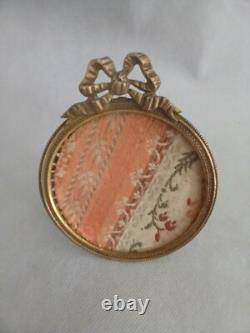 Superbe cadre porte photo rond en bronze et en laiton A décor noud Napoléon III