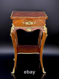 Table D Appoint En Marqueterie Ornée De Bronze Doré Époque Napoléon III