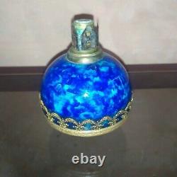 Toupie reservoir lampe à pétrole porcelaine bleu de Sevres et bronze Louis XVI