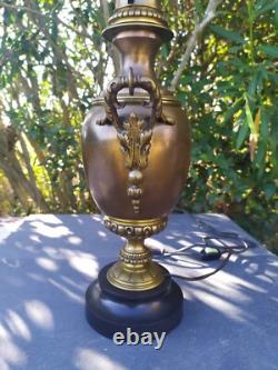 Très Grande Lampe à Pétrole en Bronze Complète XIXéme Napoléon III. Ancienne