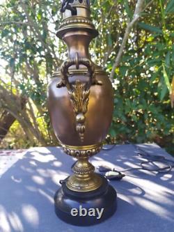 Très Grande Lampe à Pétrole en Bronze Complète XIXéme Napoléon III. Ancienne