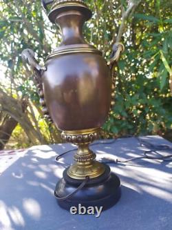Très Grande Lampe à Pétrole en Bronze Complète XIXéme Napoléon III. Ancienne