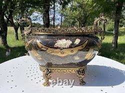 Très grande jardinière Napoléon III Porcelaine et Bronze Avec Motifs Orientaux