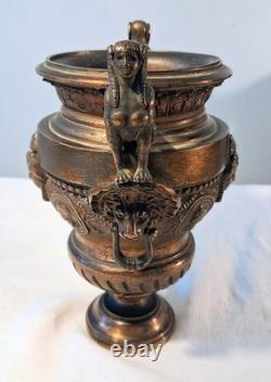 VASE URNE EN BRONZE PATINE BRUNE AU DECOR ANTIQUE XIXème siècle