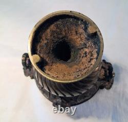 VASE URNE EN BRONZE PATINE BRUNE AU DECOR ANTIQUE XIXème siècle