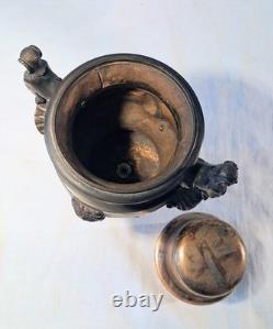 VASE URNE EN BRONZE PATINE BRUNE AU DECOR ANTIQUE XIXème siècle