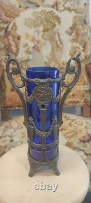 Vase Napoléon III cristal bleu cobalt monture bronze putti H23cm