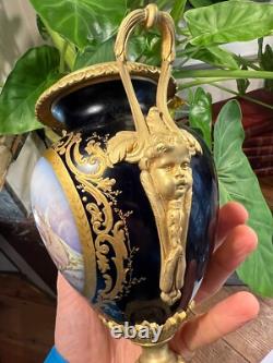 Vase Porcelaine Sèvres Napoléon III Peinture Angelots Science Astronomie Bronze