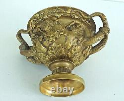 Vase WARWICK Coupe à l'Antique en Bronze Doré Ferdinand Barbedienne ca 1880