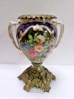Vase avec anses, urne en porcelaine de Sèvres  et bronze Napoléon III