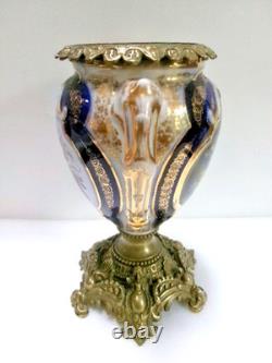 Vase avec anses, urne en porcelaine de Sèvres  et bronze Napoléon III