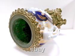 Vase avec anses, urne en porcelaine de Sèvres  et bronze Napoléon III