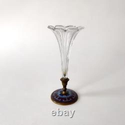 Vase cornet Napoléon III en cristal taillé, bronze doré et émaux cloisonnés XIXe