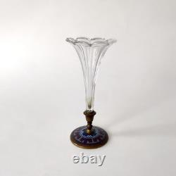 Vase cornet Napoléon III en cristal taillé, bronze doré et émaux cloisonnés XIXe