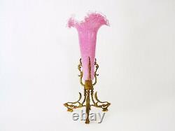 Vase cornet en rose et armature en bronze ou laiton. Napoléon III. XIXéme