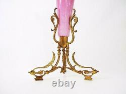 Vase cornet en rose et armature en bronze ou laiton. Napoléon III. XIXéme