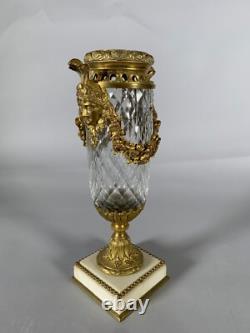 Vase cristal taillé et monture en bronze richement décoré epoque napoleon III