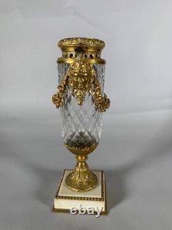 Vase cristal taillé et monture en bronze richement décoré epoque napoleon III