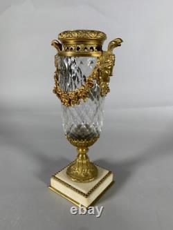 Vase cristal taillé et monture en bronze richement décoré epoque napoleon III