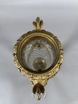 Vase cristal taillé et monture en bronze richement décoré epoque napoleon III