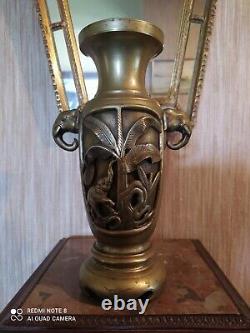 Vase en Bronze à décor d'éléphants Indochine