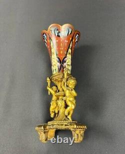 Vase en bronze doré à décor d'émaux cloisonnés