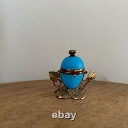Vide-poche en forme d'ouf en opaline XIXe monture en bronze doré M3487